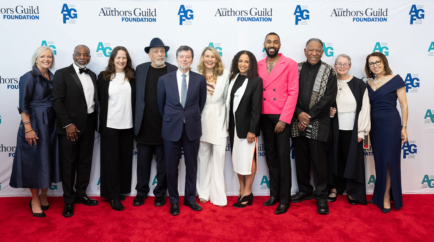 Honorees and Guild leadership pose on the red carpet