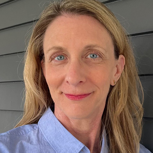 Stephanie Booth headshot