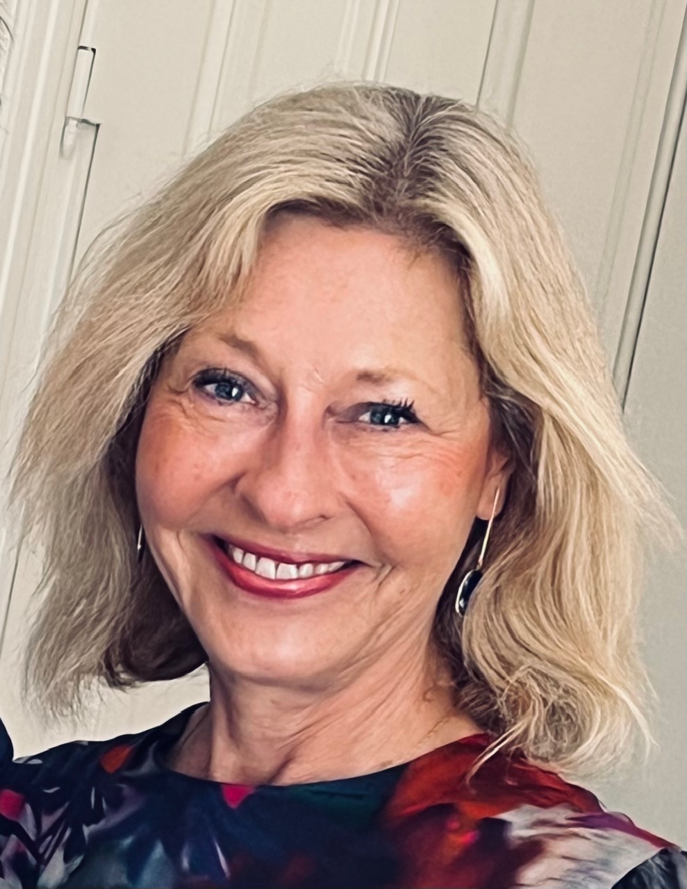 Laurie Eustis headshot